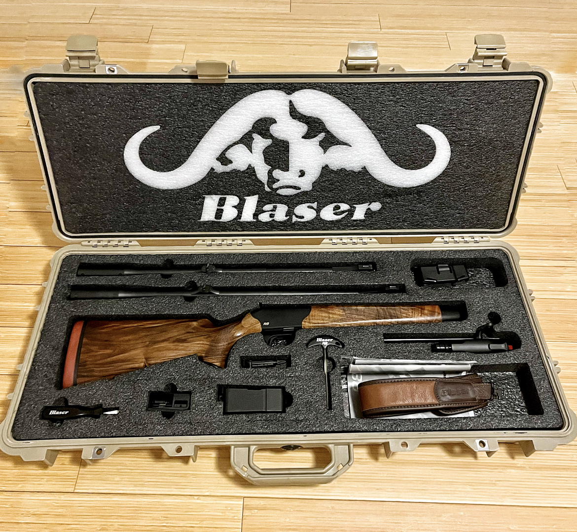 Blaser R8 Safari Grade 4 Pic 1.jpeg