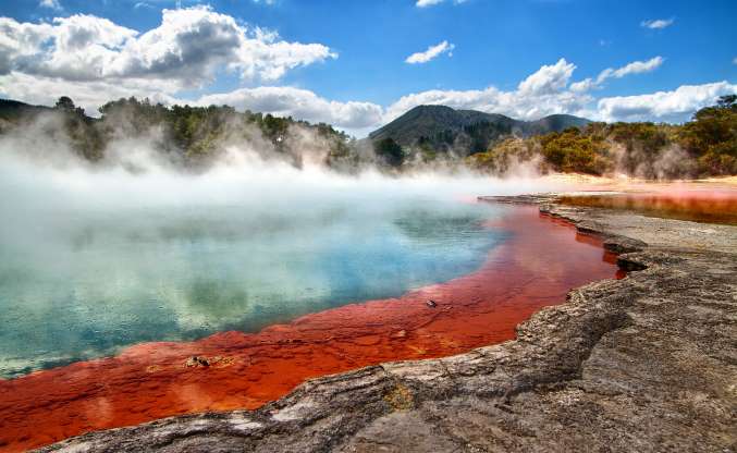 champaigne pool Waiotapu.jpg