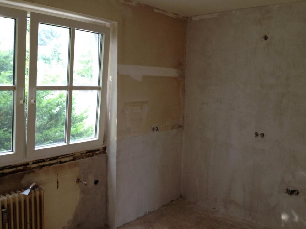 Contractors-find-message-whiskey-bottle-under-floor-of-Scottish-kitchen.jpg