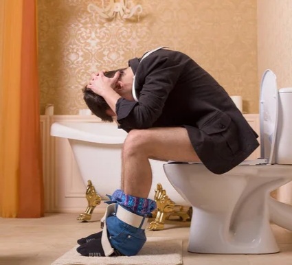 depositphotos_145650519-stock-photo-man-on-toilet-bowl.jpg