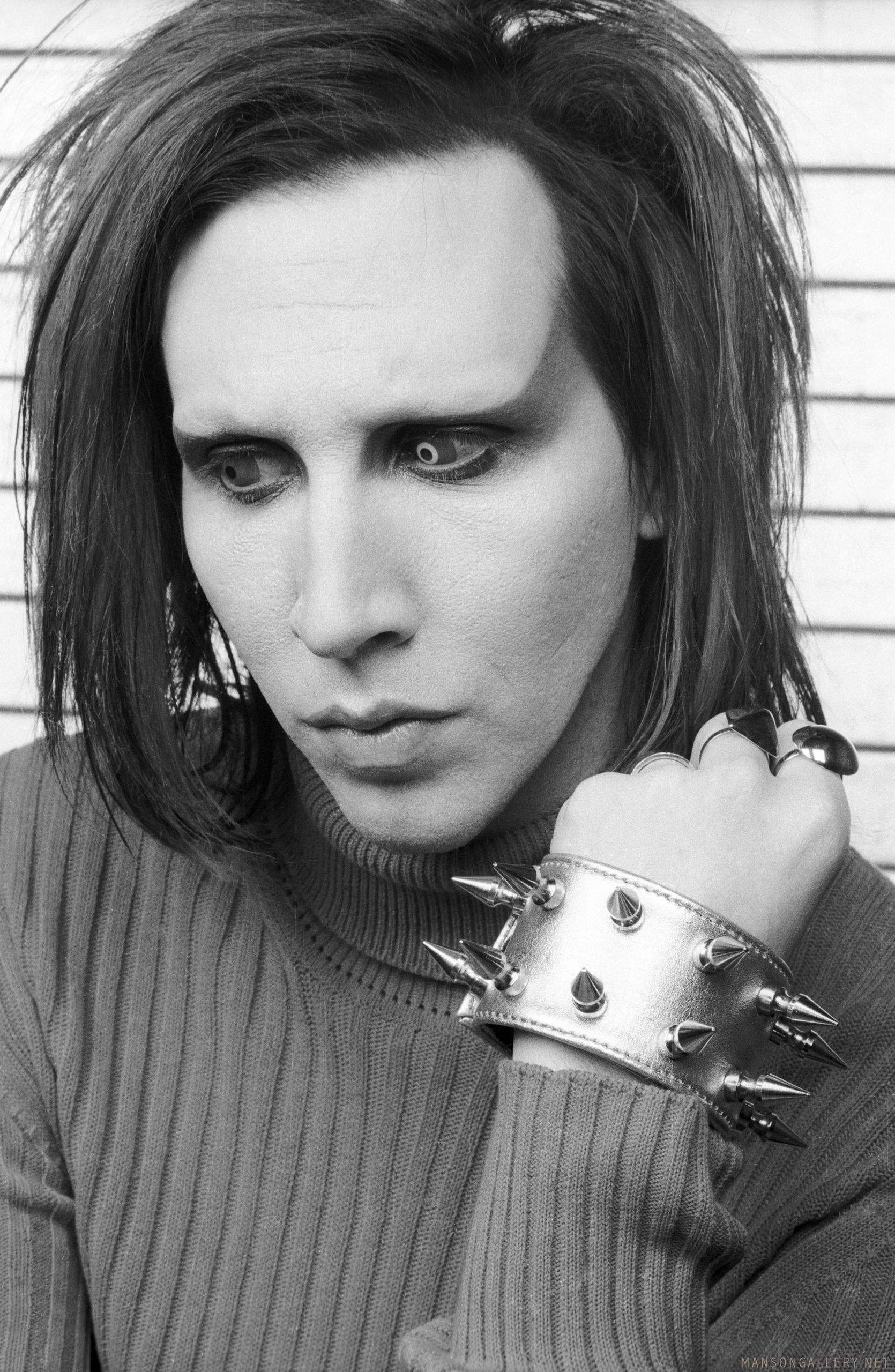 Marilyn-Manson-marilyn-manson-29938067-1670-2560-1587606441.jpg