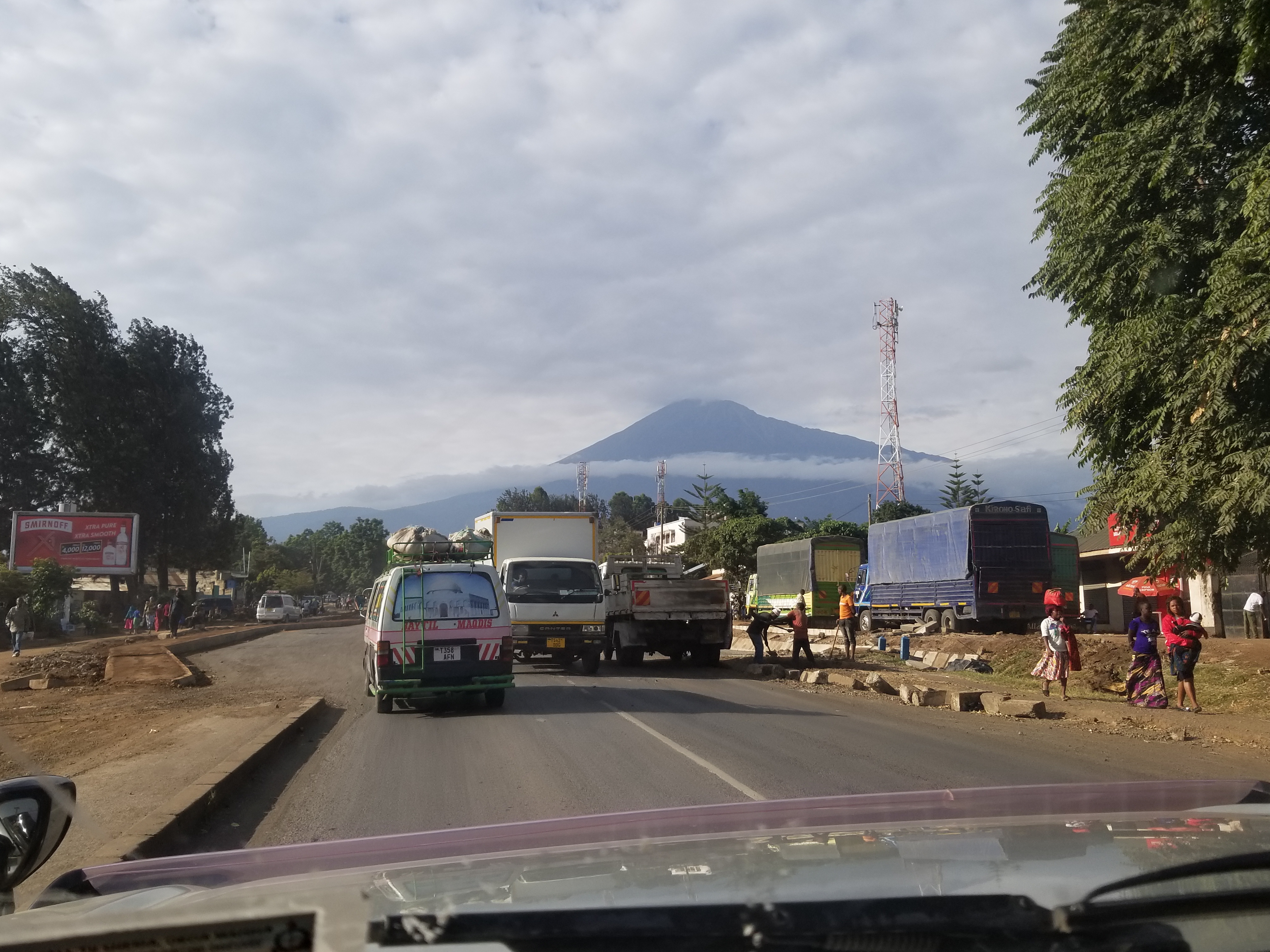 Mount Meru Tanzani.jpg