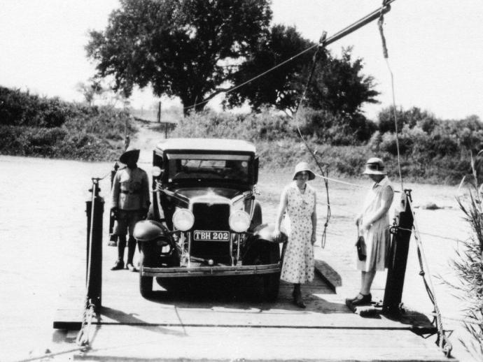 PONTOON-OVER-CROCODILE-RIVER-AT-MALELANE-CIRCA-1930′s-©-SANparks.jpg