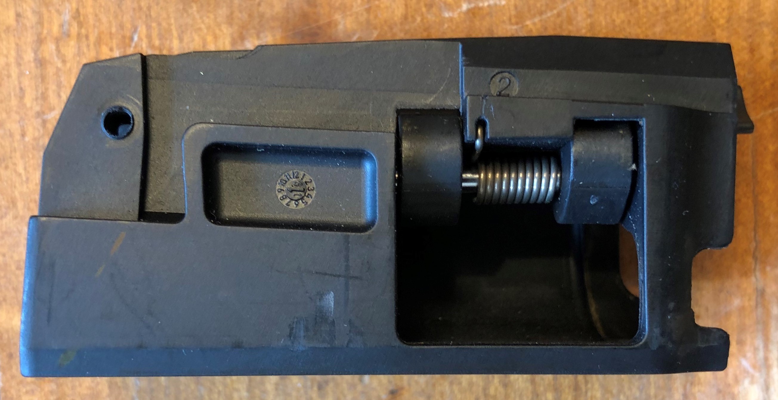 R8 spring loaded spool magazine.jpg