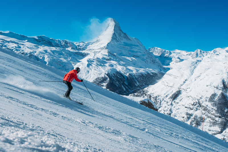 skiing-in-switzeland-with-Matterhorn-in-the-background.jpg