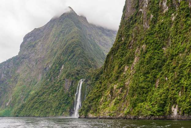 Stirling Falls Milford Sounds.jpg