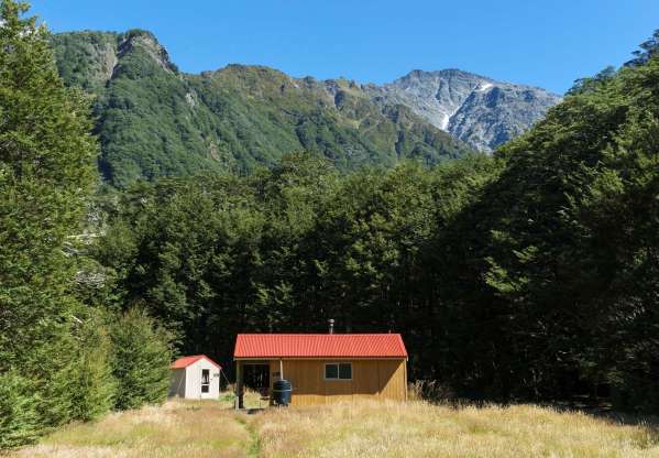 Trampers hut Southern Alps.jpg