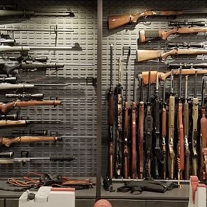 Gun & Reloading Room