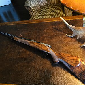 Weatherby Mark V Royal Ultramark Custom 257 Weatherby Mag Rifle with 25" barrel