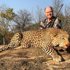 Leopard Hunt Zimbabwe