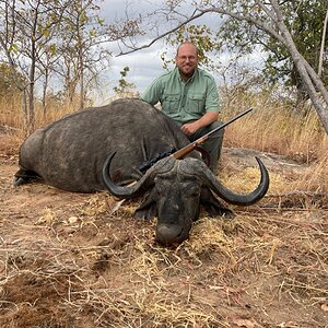 Buffalo Hunt Zimbabwe