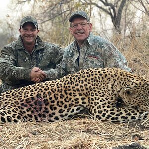 Leopard Hunting Matetsi Zimbabwe