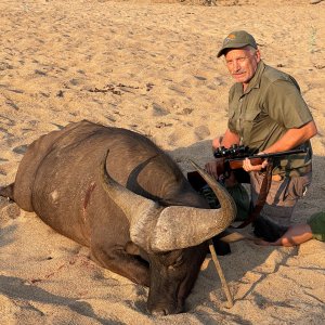 Buffalo Hunt Zimbabwe