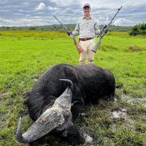 Buffalo Hunt Uganda