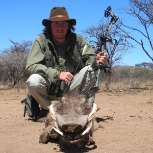 Bowhunting Warthog in Namibia