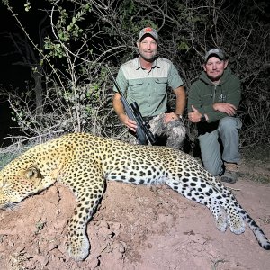 Leopard Hunt Zimbabwe