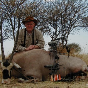 Bowhunting Gemsbok in Namibia