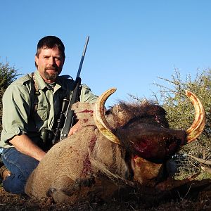 Hunting Warthog with Wintershoek Johnny Vivier Safaris in SA