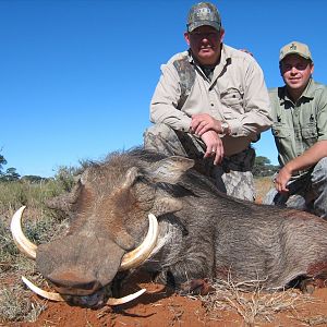 Hunting Warthog with Wintershoek Johnny Vivier Safaris in SA