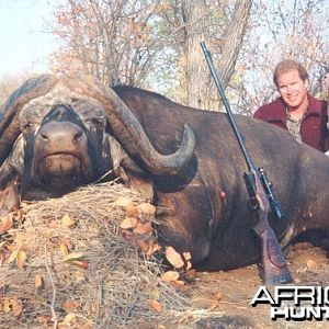 Hunting Buffalo with Wintershoek Johnny Vivier Safaris in SA