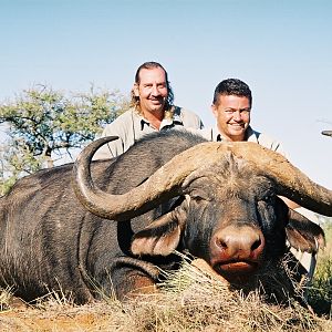 Hunting Buffalo with Wintershoek Johnny Vivier Safaris in SA