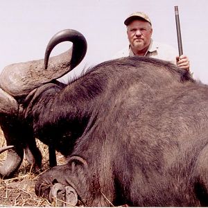 Hunting Buffalo with Wintershoek Johnny Vivier Safaris in SA