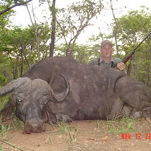 Hunting Buffalo with Wintershoek Johnny Vivier Safaris in SA