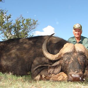 Hunting Buffalo with Wintershoek Johnny Vivier Safaris in SA