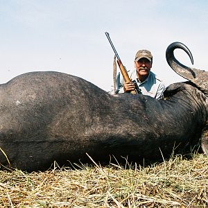 Hunting Buffalo with Wintershoek Johnny Vivier Safaris in SA