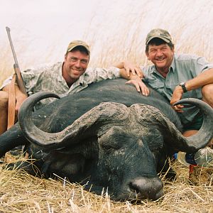 Hunting Buffalo with Wintershoek Johnny Vivier Safaris in SA