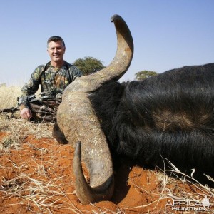 Bowhunting Buffalo with Wintershoek Johnny Vivier Safaris in SA