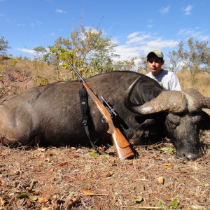 Hunting Buffalo with Wintershoek Johnny Vivier Safaris in SA