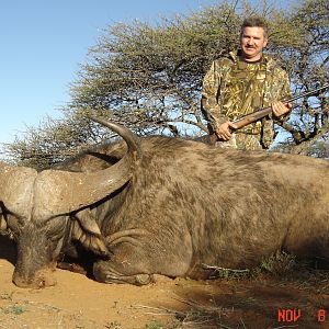 Hunting Buffalo with Wintershoek Johnny Vivier Safaris in SA