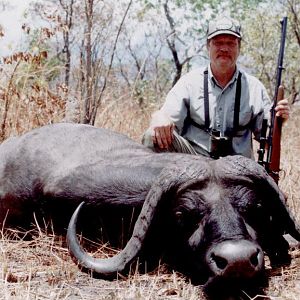 Hunting Buffalo with Wintershoek Johnny Vivier Safaris in SA