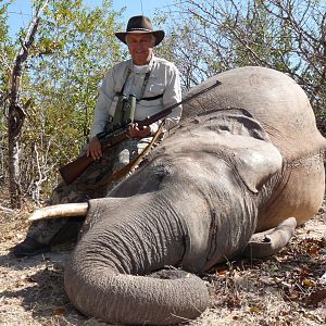 Hunting Elephant with Wintershoek Johnny Vivier Safaris in SA