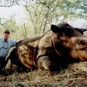 Hunting White Rhino with Wintershoek Johnny Vivier Safaris in SA