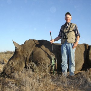 Hunting White Rhino with Wintershoek Johnny Vivier Safaris in SA