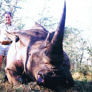 Hunting White Rhino with Wintershoek Johnny Vivier Safaris in SA