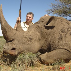 Hunting White Rhino with Wintershoek Johnny Vivier Safaris in SA