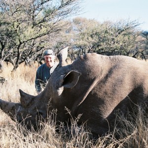 Hunting White Rhino with Wintershoek Johnny Vivier Safaris in SA