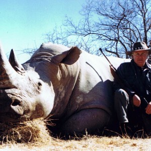 Hunting White Rhino with Wintershoek Johnny Vivier Safaris in SA