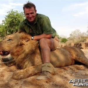 Lion hunted by tracking... A fantastic hunt!