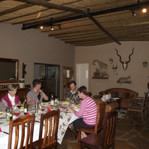 Ongariwand dining room