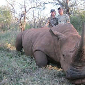 Hunt White Rhino