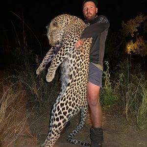 Leopard Hunt Zimbabwe