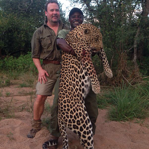 Leopard Hunt Zimbabwe