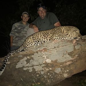 Leopard Hunt Zimbabwe