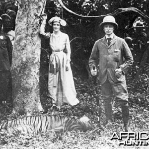 Lord and Lady Cuzon, governor of India in 1903 with Tiger