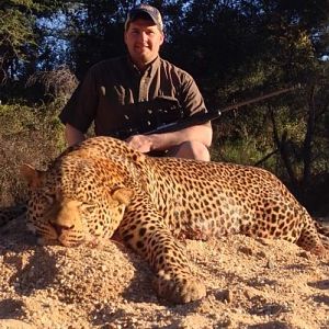 Leopard Hunt Zimbabwe