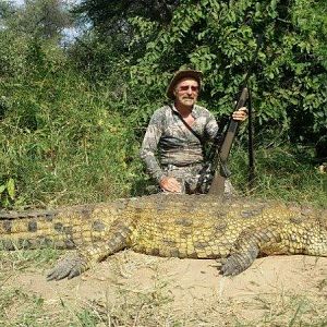 Hunt Crocodile in South Africa